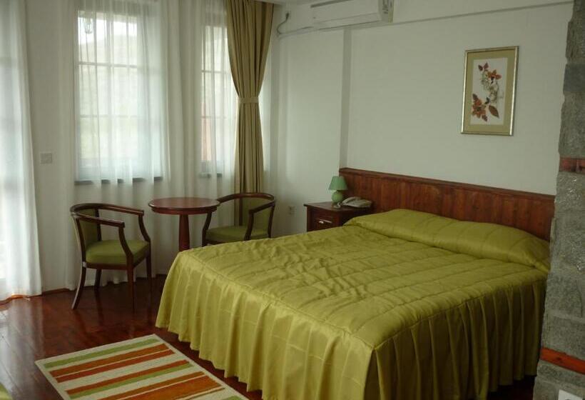 سوییت جونیور لوکس, Popova Kula Hotel & Winery