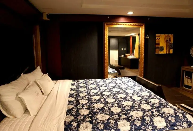 オーシャンビューのデラックストリプルルーム, V Motel Songdo