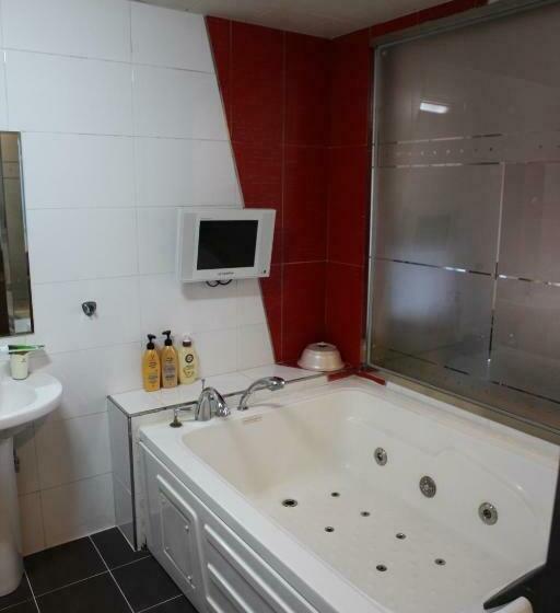 اتاق لوکس با چشم‌انداز دریا, V Motel Songdo