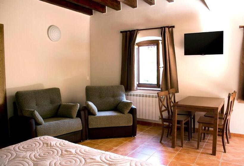 דירת חדר, Y Apartamentos El Camín