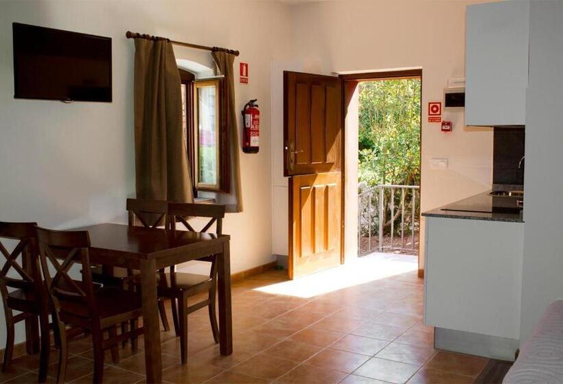 דירת חדר, Y Apartamentos El Camín