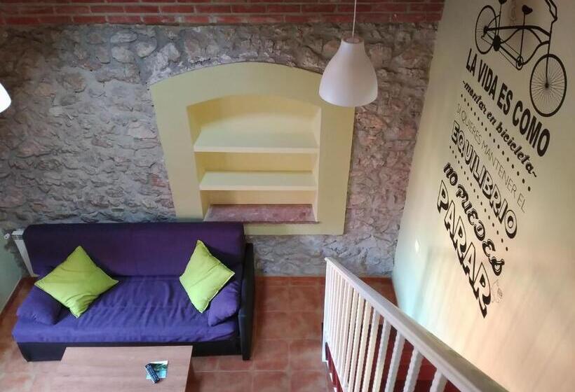 דירת חדר, Y Apartamentos El Camín