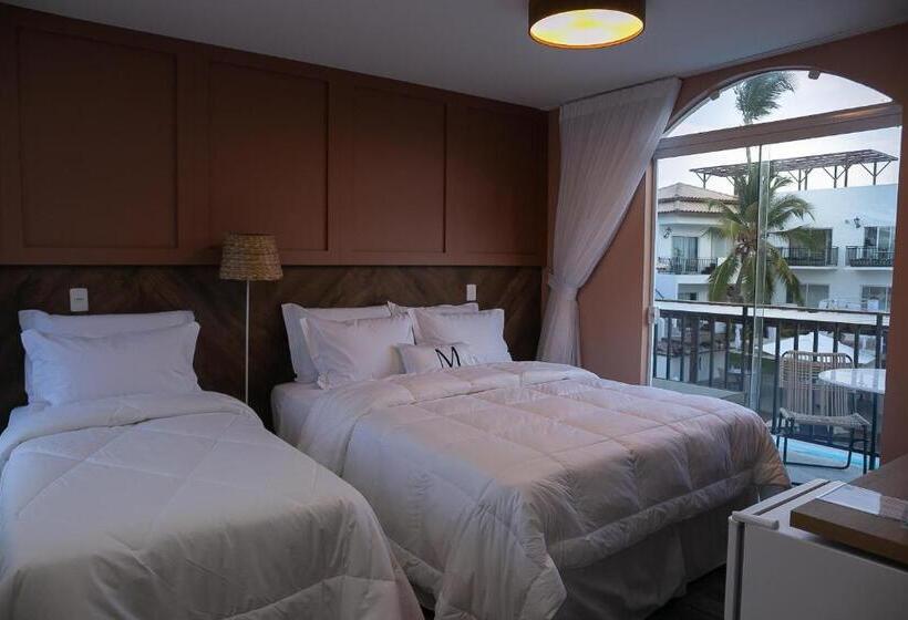 Трехместный Номер Стандарт с Балконом, Mero Hotel Boutique