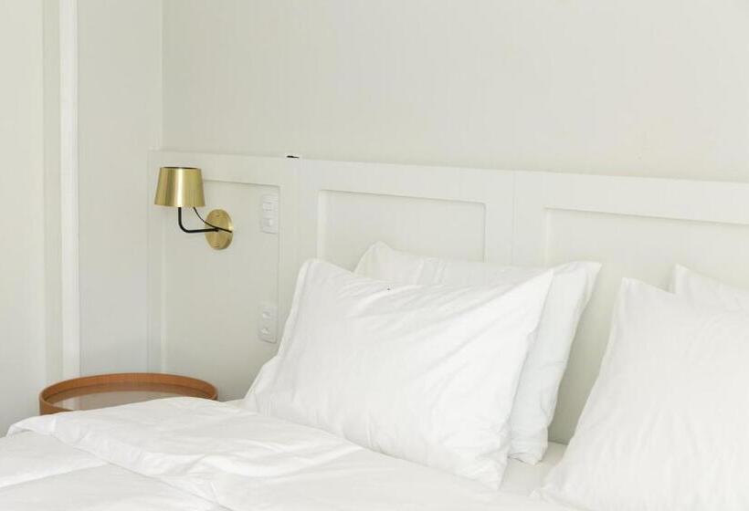 Номер Стандарт Вид на Бассейн, Mero Hotel Boutique