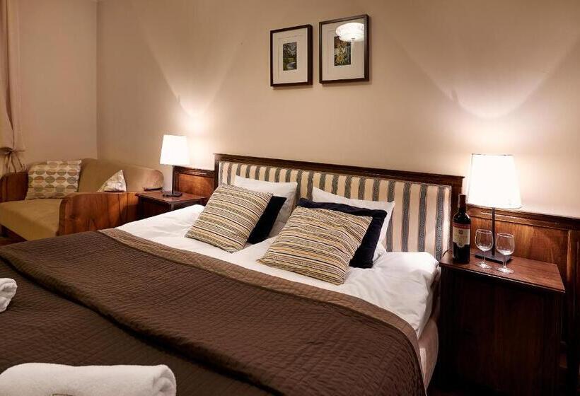 标准间, Gołębia 8 Residence