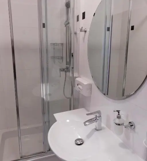 اتاق لوکس, Gołębia 8 Residence