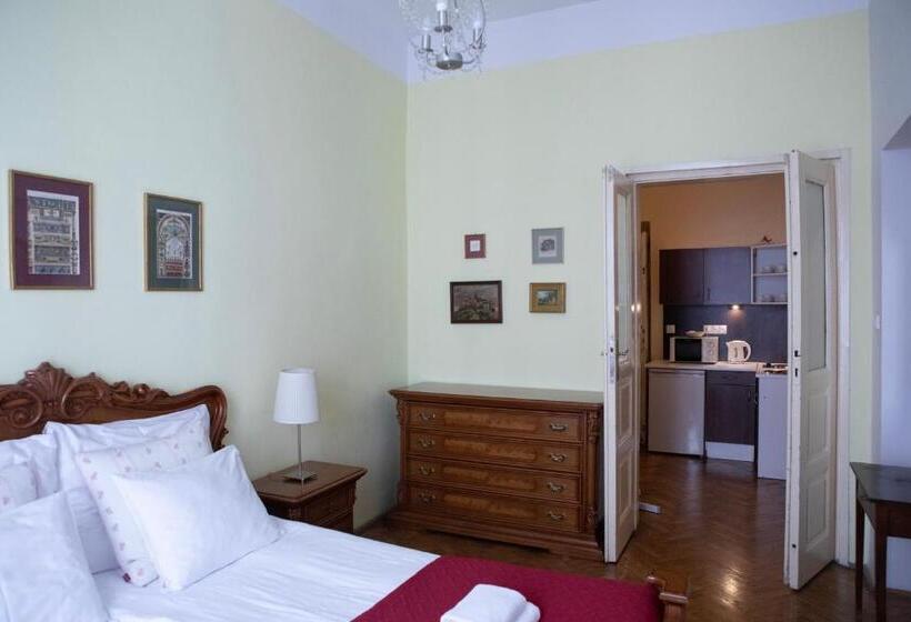 2人卧室家庭公寓, Gołębia 8 Residence