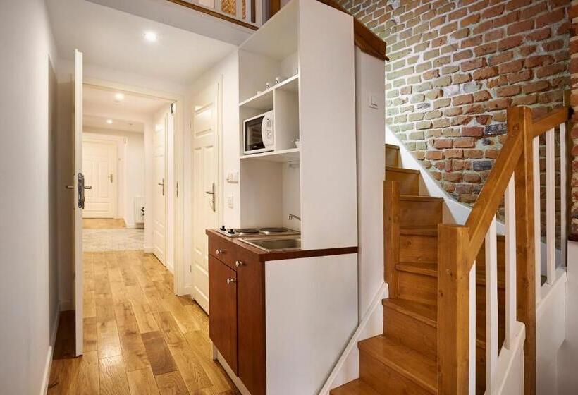 标准工作室, Gołębia 8 Residence