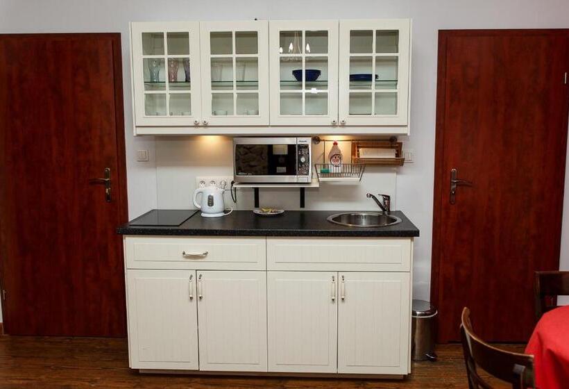 高级工作室, Gołębia 8 Residence