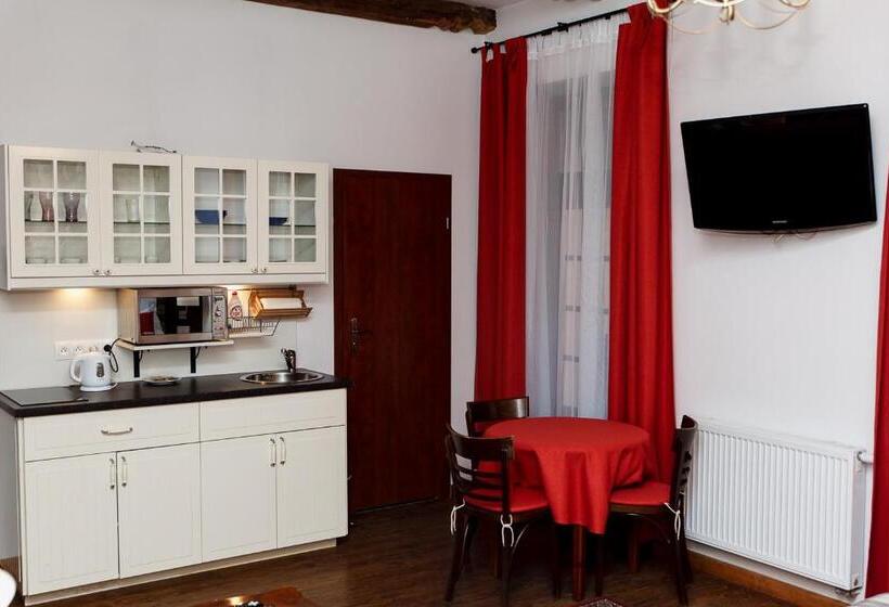 高级工作室, Gołębia 8 Residence