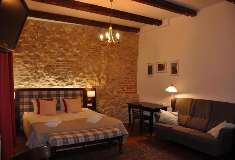 高级工作室, Gołębia 8 Residence