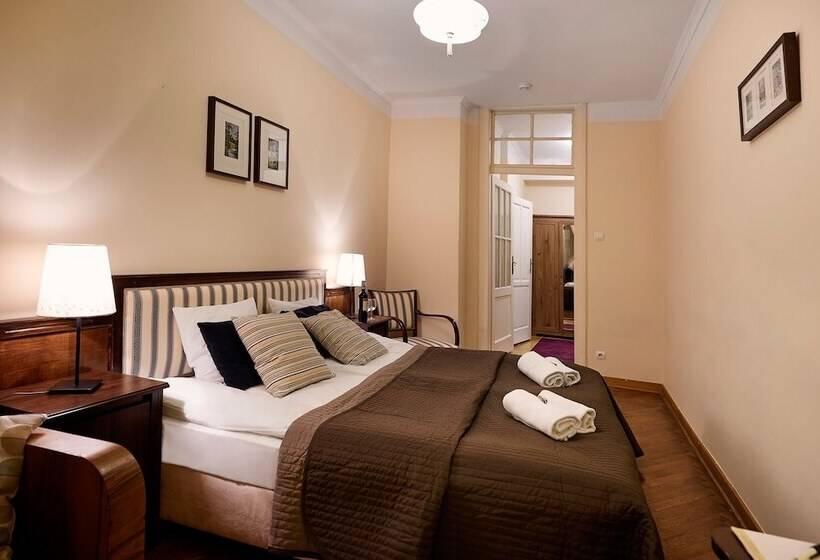 标准间, Gołębia 8 Residence