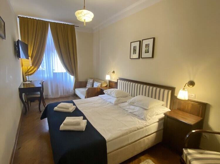 标准间, Gołębia 8 Residence