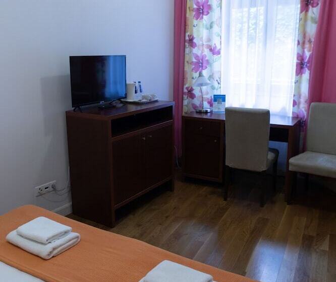 标准间, Gołębia 8 Residence