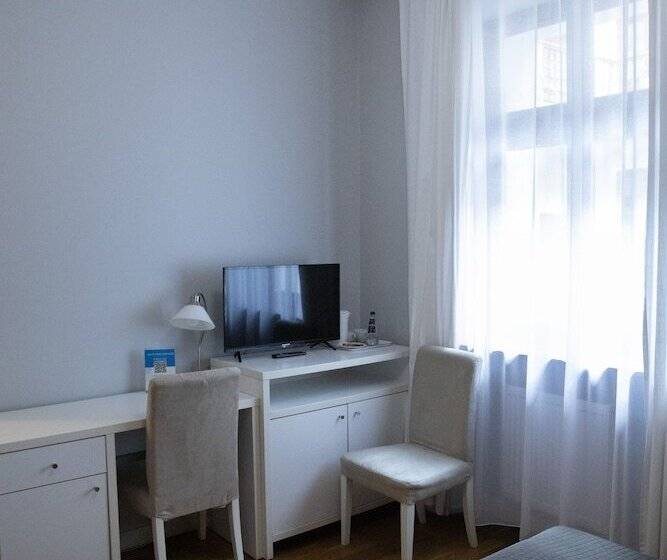 标准间, Gołębia 8 Residence