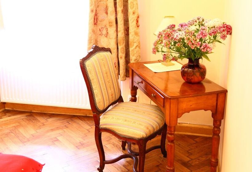 高级工作室, Gołębia 8 Residence