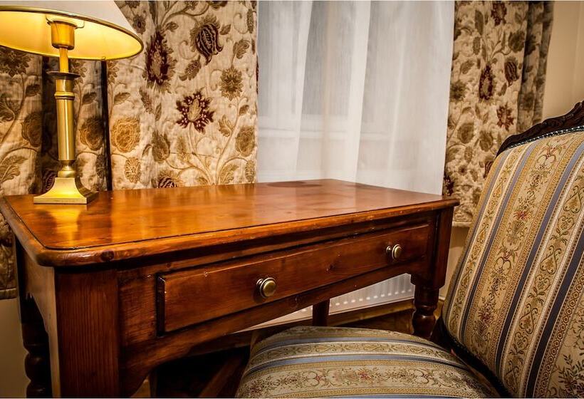 高级工作室, Gołębia 8 Residence