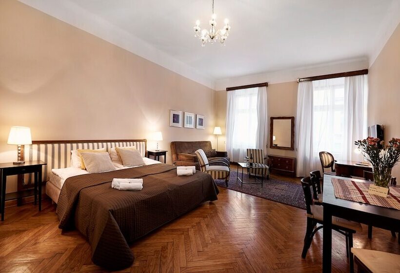 2人卧室家庭公寓, Gołębia 8 Residence