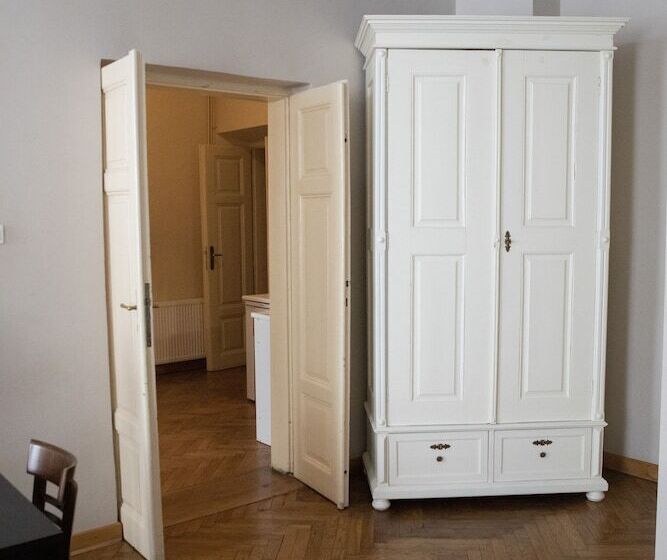 2人卧室家庭公寓, Gołębia 8 Residence