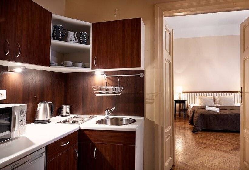 2人卧室家庭公寓, Gołębia 8 Residence