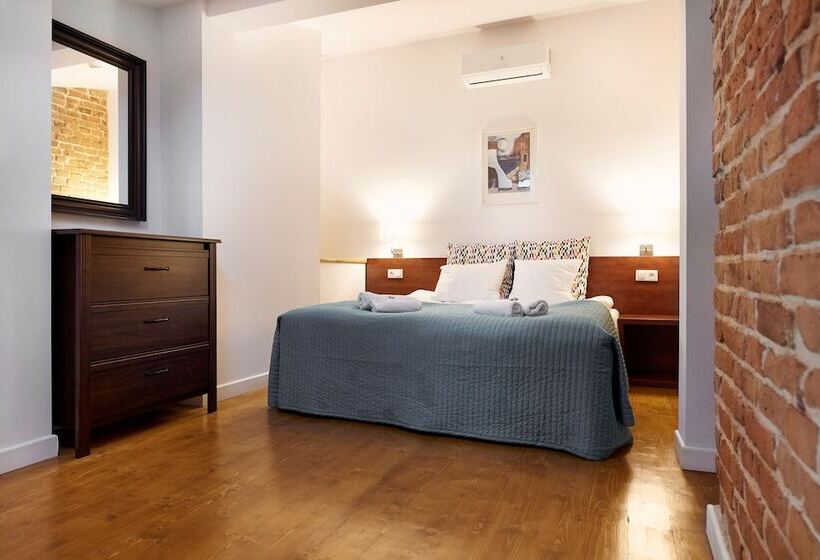 标准工作室, Gołębia 8 Residence