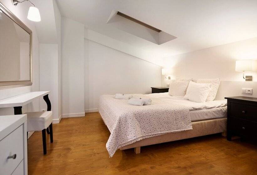 标准工作室, Gołębia 8 Residence