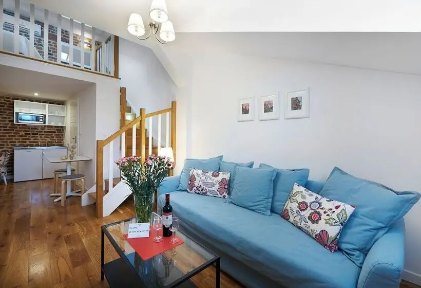 استودیوی استاندارد, Gołębia 8 Residence