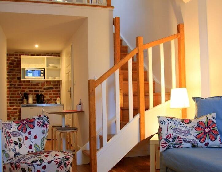 标准工作室, Gołębia 8 Residence