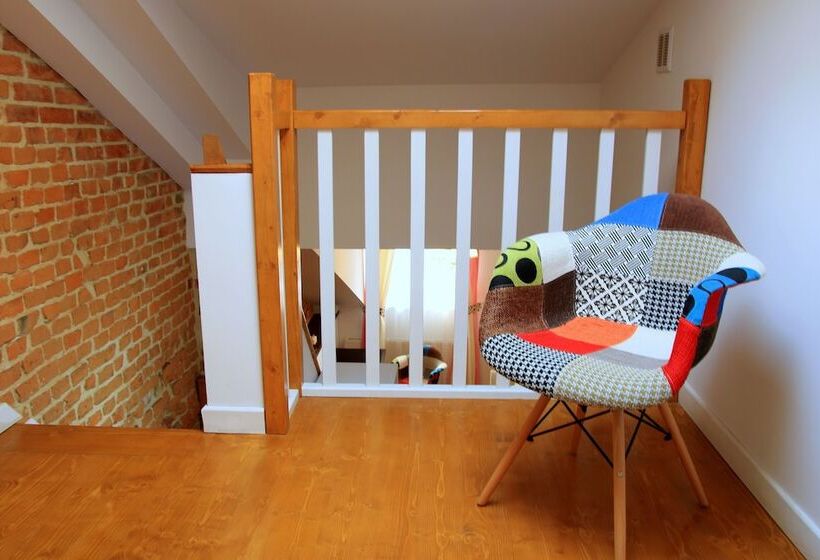 标准工作室, Gołębia 8 Residence