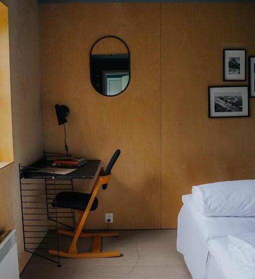 スタンダードルーム, Aak