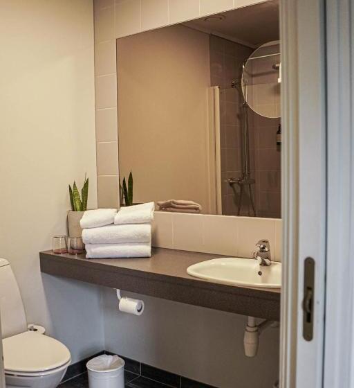 スタンダードルーム, Aak