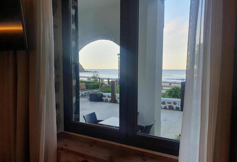 Номер Deluxe Вид на Море, Arimune