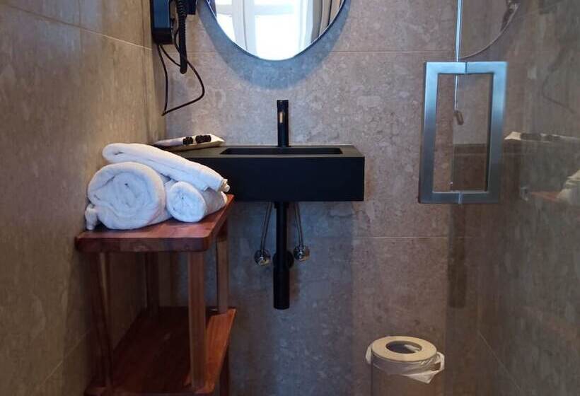 اتاق سوپریور یک تخته با چشم‌انداز دریا, Arimune