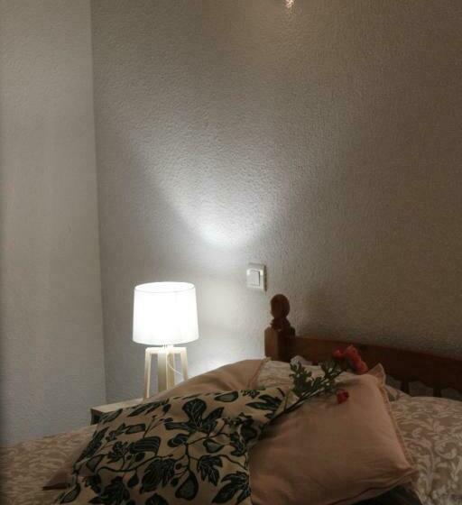 家庭间, Auberge De La Loue