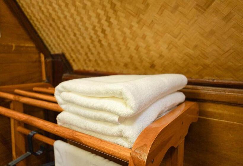 스탠다드 방갈로 정원 전망, Roomquest Golden Triangle Premium Collection