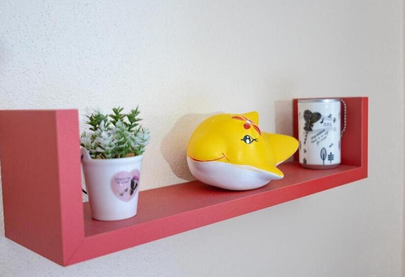 스탠다드 트리플 룸, Roomquest Golden Triangle Premium Collection