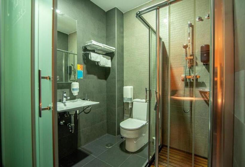 Номер Economy, Los Nardos