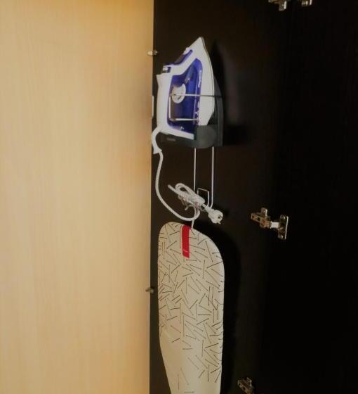 Номер Economy, Los Nardos