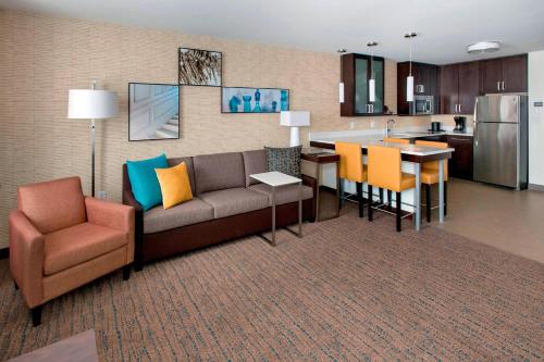 스탠다드 스튜디오, Residence Inn By Marriott Boston Bridgewater