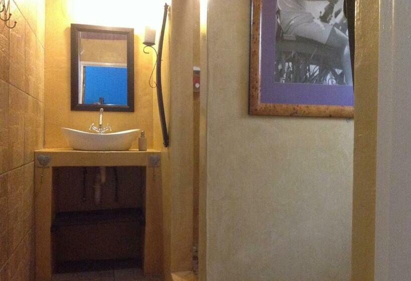 Апартаменты 1 Спальня, Old Vic Travellers Inn Nelspruit