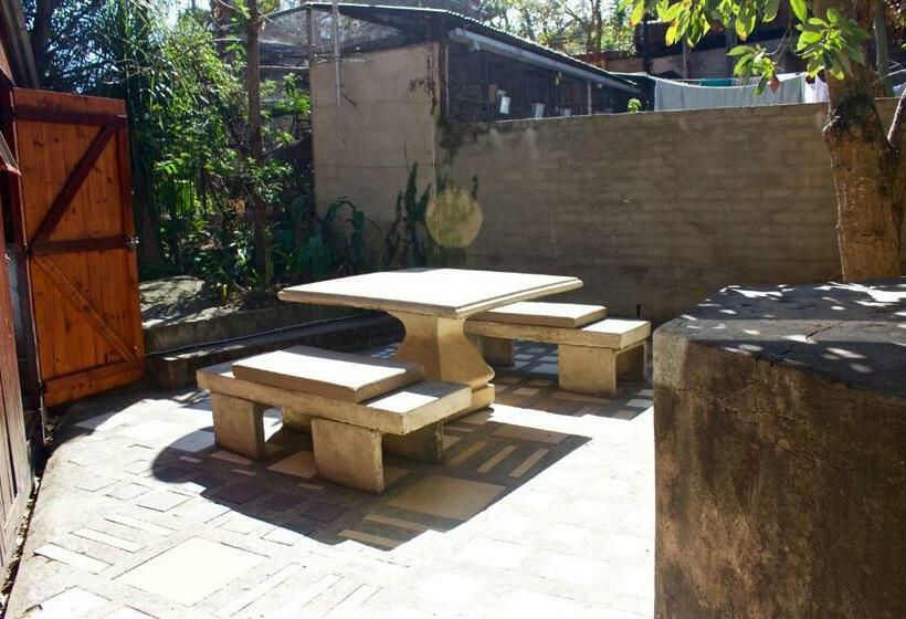 Апартаменты 1 Спальня, Old Vic Travellers Inn Nelspruit