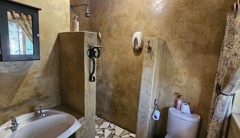 Апартаменты 1 Спальня, Old Vic Travellers Inn Nelspruit