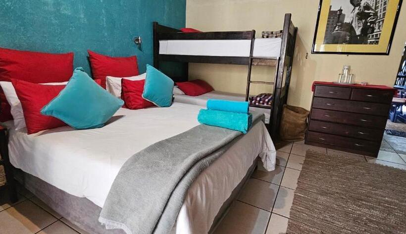 Номер Стандарт, Old Vic Travellers Inn Nelspruit