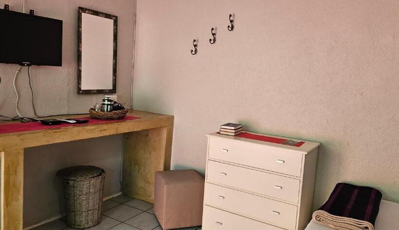 Номер Deluxe, Old Vic Travellers Inn Nelspruit