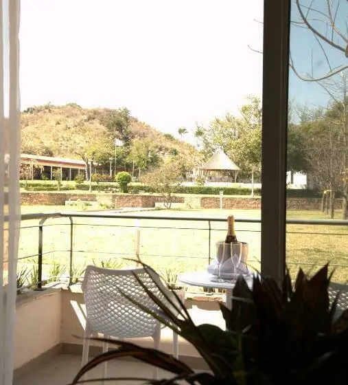 اتاق لوکس با بالکن, Songo Hotel by Montebelo