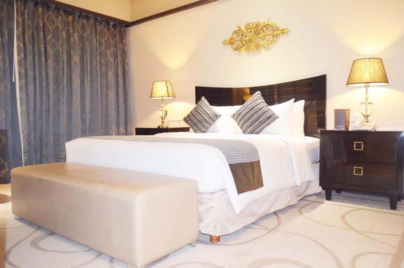 주니어 스위트, Sutanraja Hotel & Convention Centre