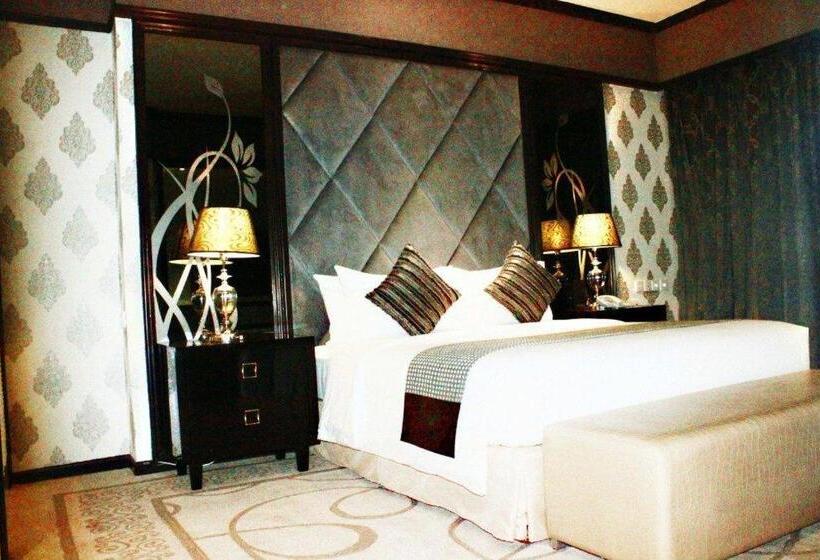 주니어 스위트, Sutanraja Hotel & Convention Centre