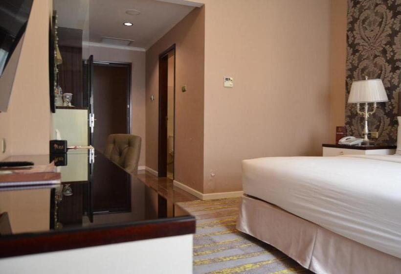 이그제큐티브 룸, Sutanraja Hotel & Convention Centre