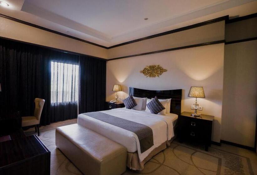 주니어 스위트, Sutanraja Hotel & Convention Centre