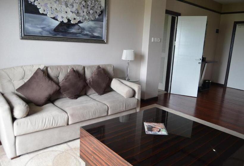 주니어 스위트, Sutanraja Hotel & Convention Centre